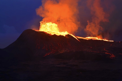 Volcan du Geldingadalir - Eruption paroxystique du 1er Juillet 2021 - 1080p25 © - 1mn 17s